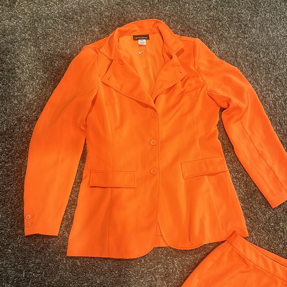 Suit - Picture 2 of 4